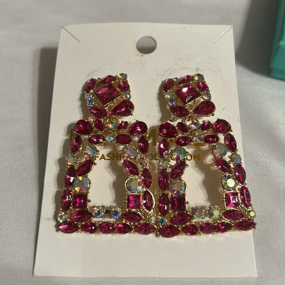Gold Earrings with Intricate Detailing and Polished Finish Lot #6 - Picture 3 of 6